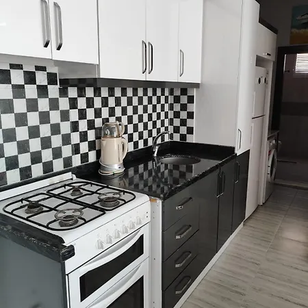 Havuz Manzarali Apartment Side