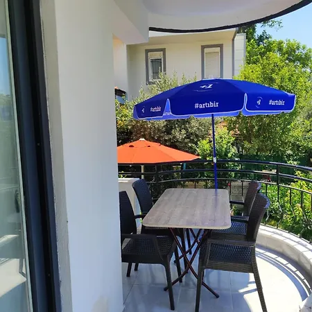 Havuz Manzarali Apartment *
