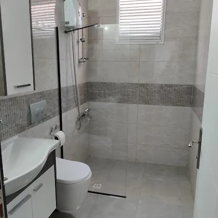 Havuz Manzarali Apartamento