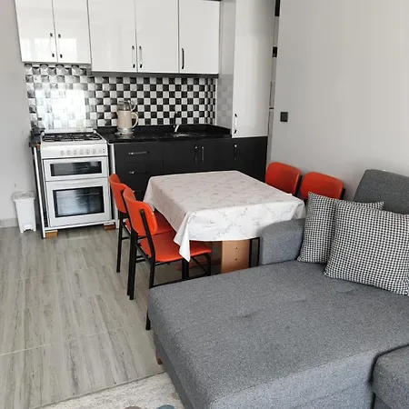 Havuz Manzarali Apartamento